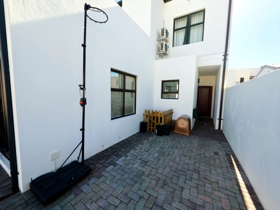 4 Bedroom Property for Sale in Sandown Western Cape